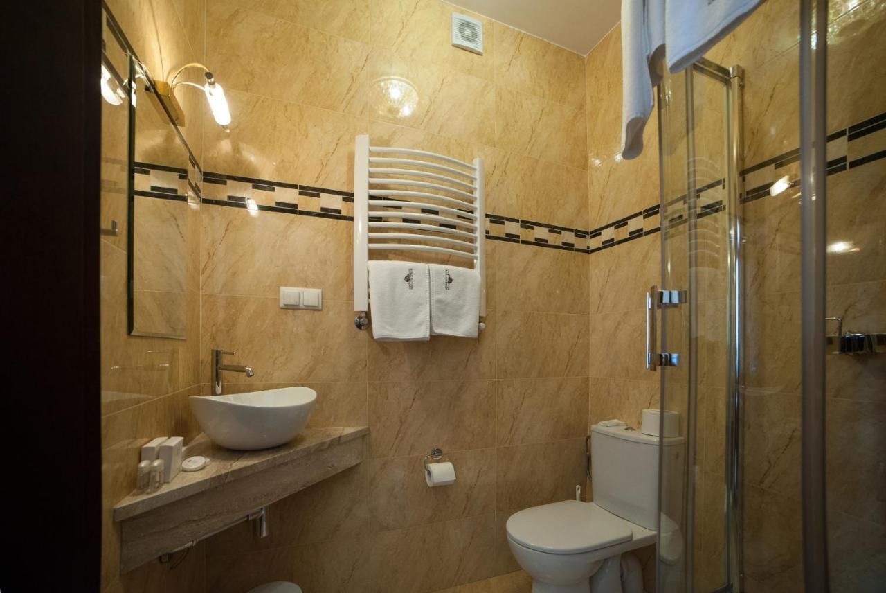 Отель Hotel i Restauracja Różany Dwór Skrzeszew-9